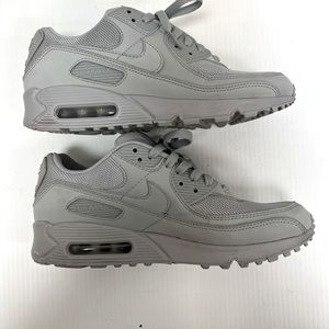 Silver Nike airmax